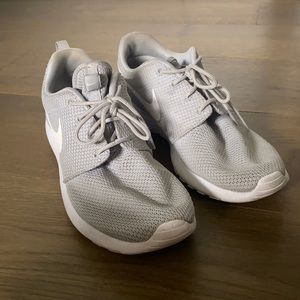 Grey Nike Roshes W size 9